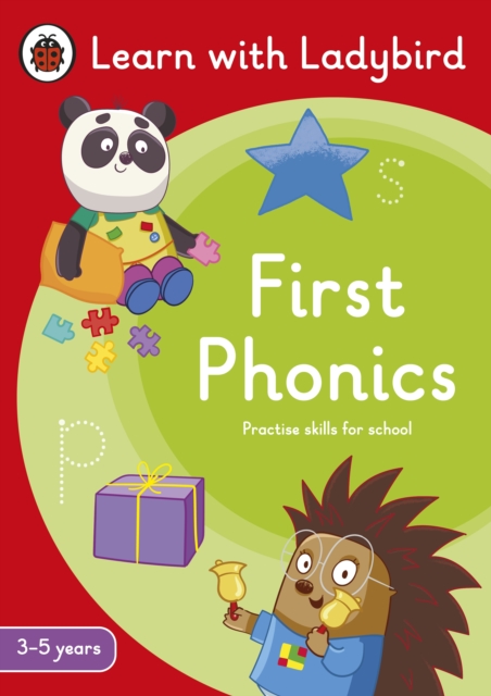 Book cover of First Phonics: A Learn with Ladybird Activity Book (3-5 years)