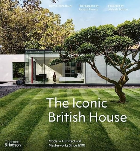 Book cover of The Iconic British House