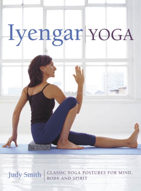 Book cover of Iyengar Yoga