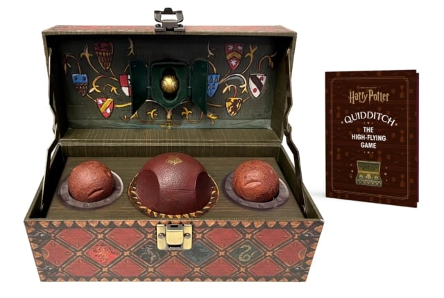 Book cover of Harry Potter Collectible Quidditch Set (Includes Removeable Golden Snitch!)