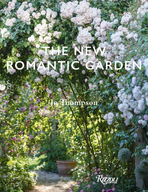Book cover of The New Romantic Garden