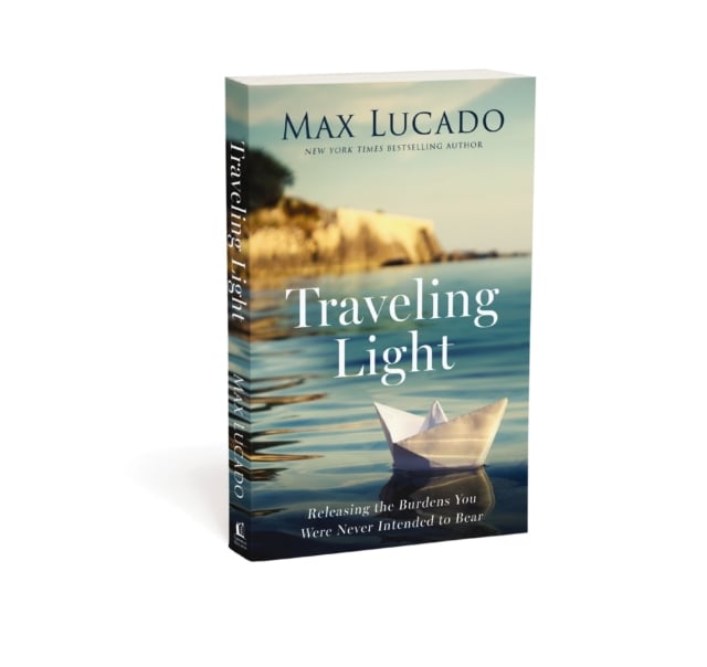 Book cover of Traveling Light